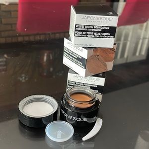 Japonesque Velvet Touch Foundation